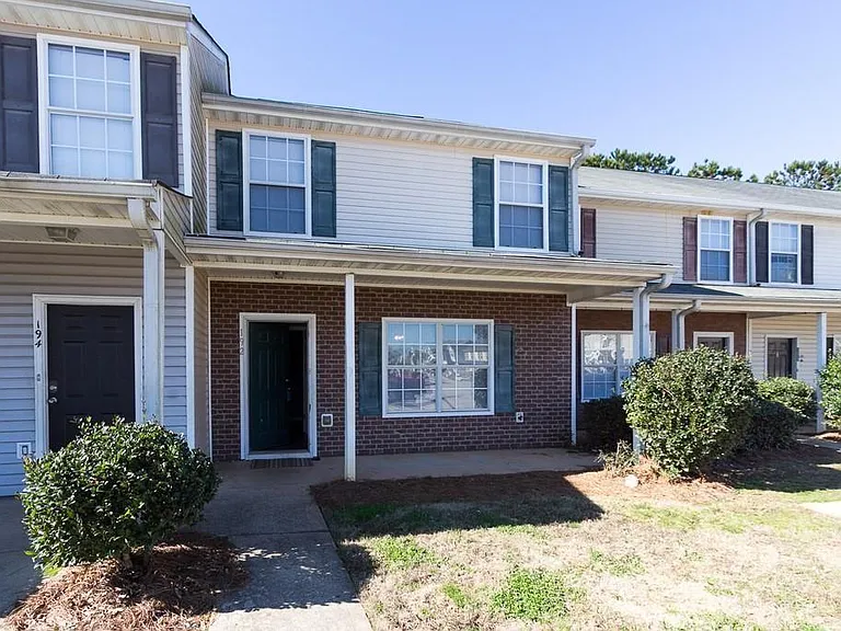 134 Viewpoint Dr #134, Jackson, GA 30233